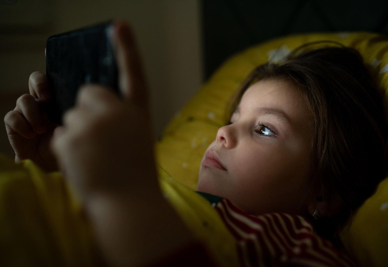 Toddler on Device